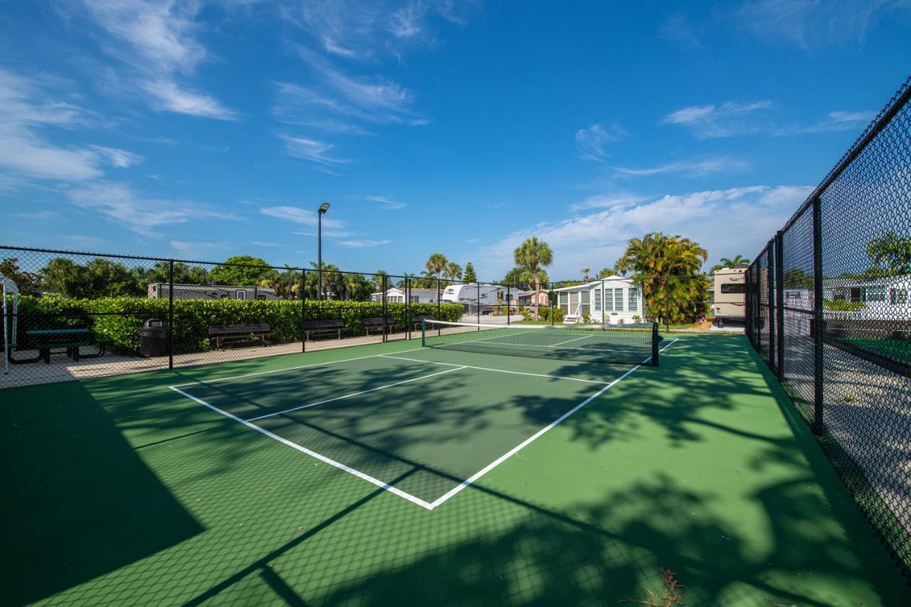 Groves Rv Resort Harlem Heights Exterior photo